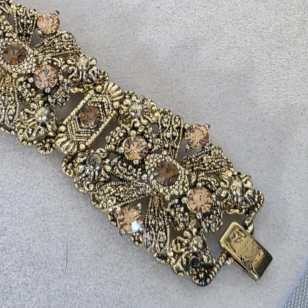 Vintage Gold Ornate Juliana Style Bracelet